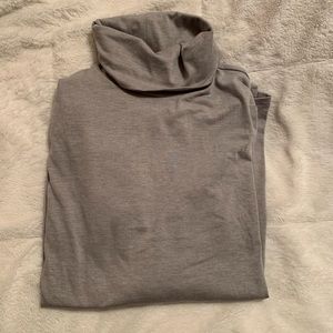 🌻Long sleeved, fitted turtle neck (lightweight)🌻
